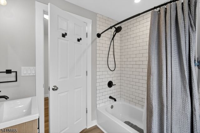 652 Harvard St, New Milford Boro, NJ 07646