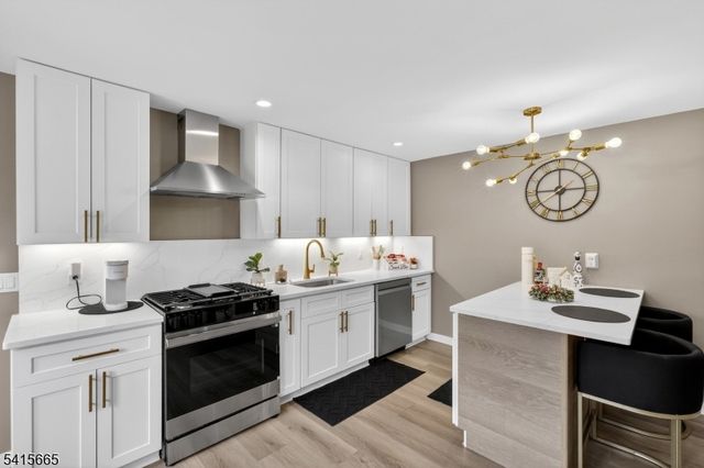 652 Harvard St, New Milford Boro, NJ 07646