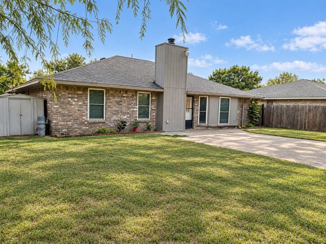 2704 Ridge Road N, Fort Worth, TX 76133