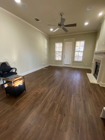2800 Sandage Avenue 108, Fort Worth, TX 76109