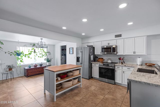 2958 E CONTESSA Street, Mesa, AZ 85213