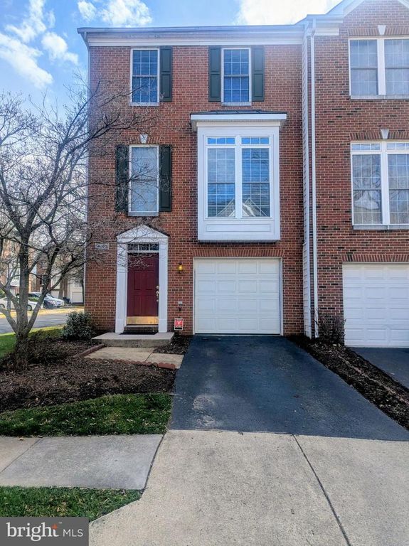 4050 FAIRFAX CENTER HUNT TRL, Fairfax, VA 22030