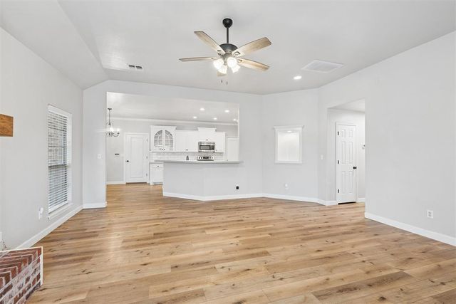 1771 Olde School Point, Edmond, OK 73012