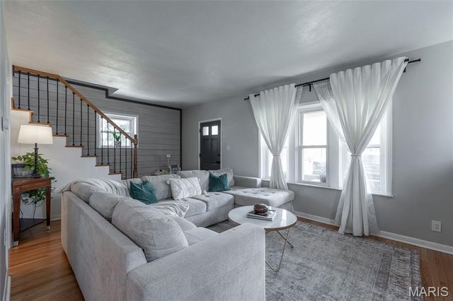 9513 Sappington Road, St Louis, MO 63126