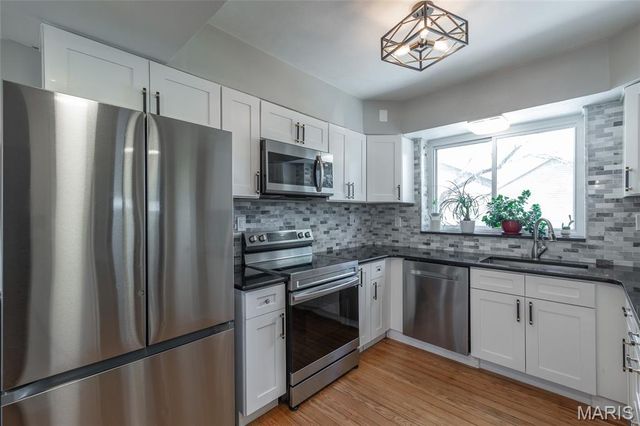 9513 Sappington Road, St Louis, MO 63126