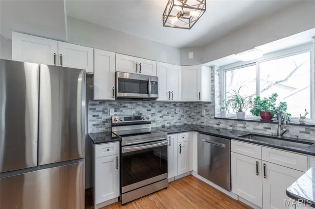 9513 Sappington Road, St Louis, MO 63126