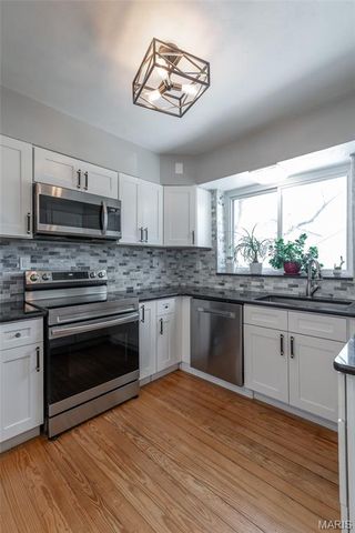 9513 Sappington Road, St Louis, MO 63126