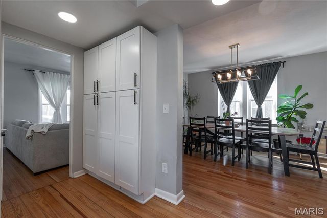 9513 Sappington Road, St Louis, MO 63126