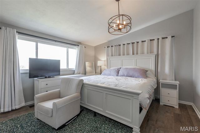 9513 Sappington Road, St Louis, MO 63126