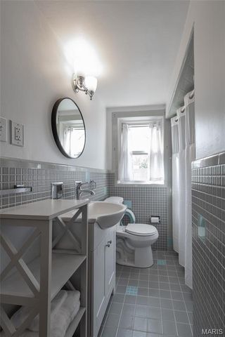 9513 Sappington Road, St Louis, MO 63126