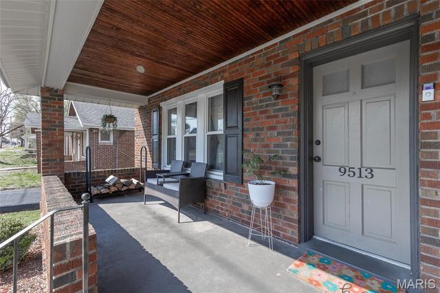 9513 Sappington Road, St Louis, MO 63126