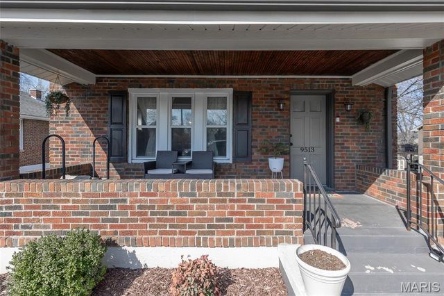 9513 Sappington Road, St Louis, MO 63126