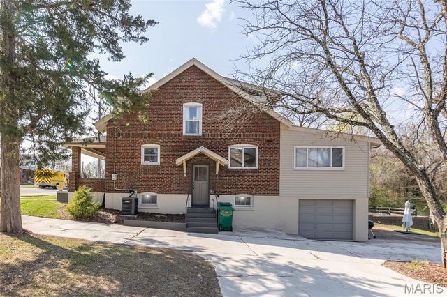 9513 Sappington Road, St Louis, MO 63126