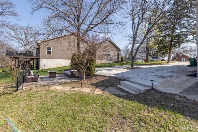 9513 Sappington Road, St Louis, MO 63126