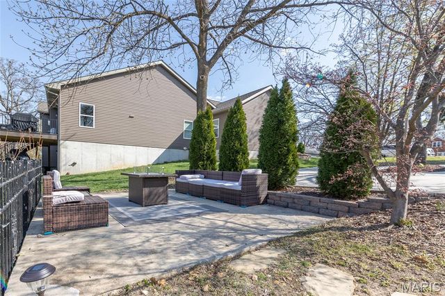 9513 Sappington Road, St Louis, MO 63126