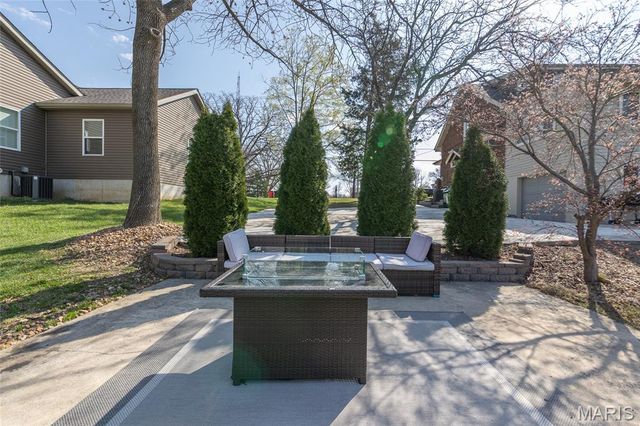 9513 Sappington Road, St Louis, MO 63126