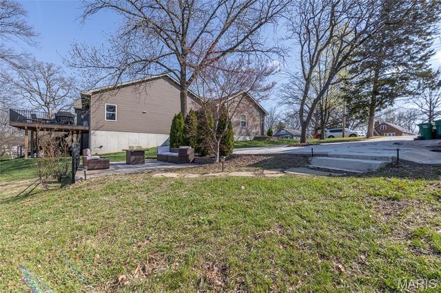 9513 Sappington Road, St Louis, MO 63126