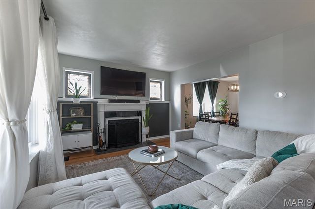 9513 Sappington Road, St Louis, MO 63126