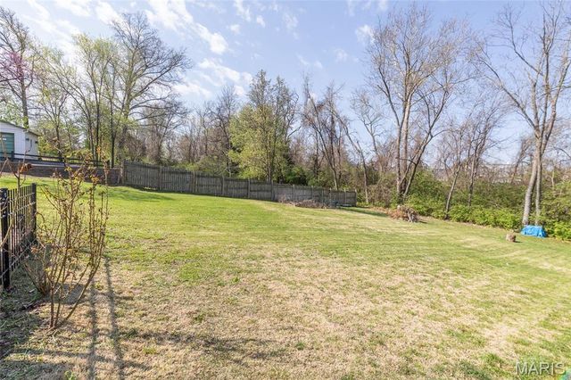 9513 Sappington Road, St Louis, MO 63126