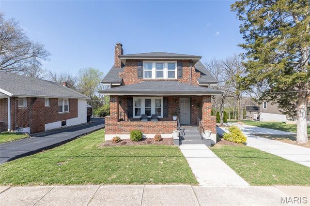 9513 Sappington Road, St Louis, MO 63126