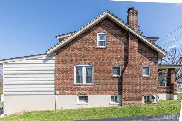 9513 Sappington Road, St Louis, MO 63126