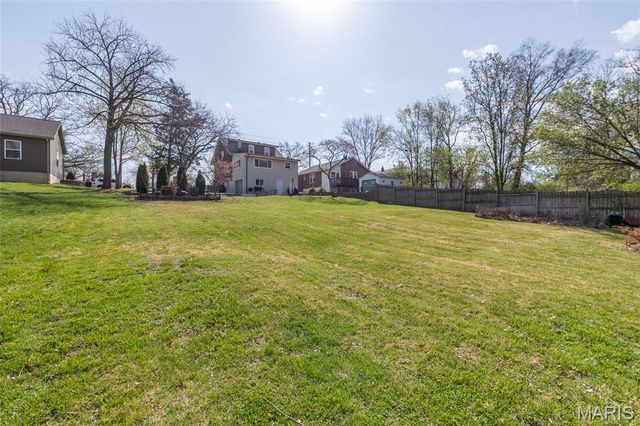 9513 Sappington Road, St Louis, MO 63126