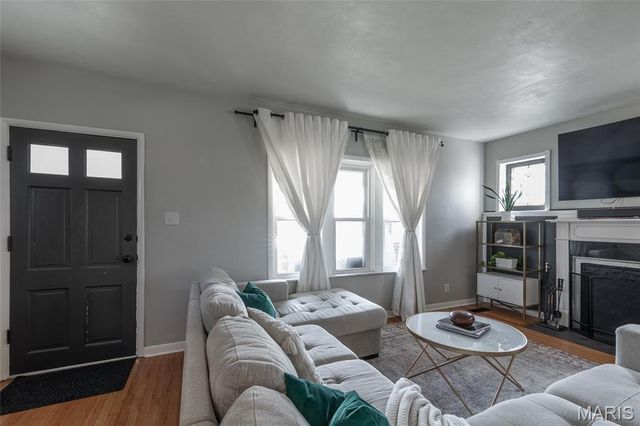 9513 Sappington Road, St Louis, MO 63126