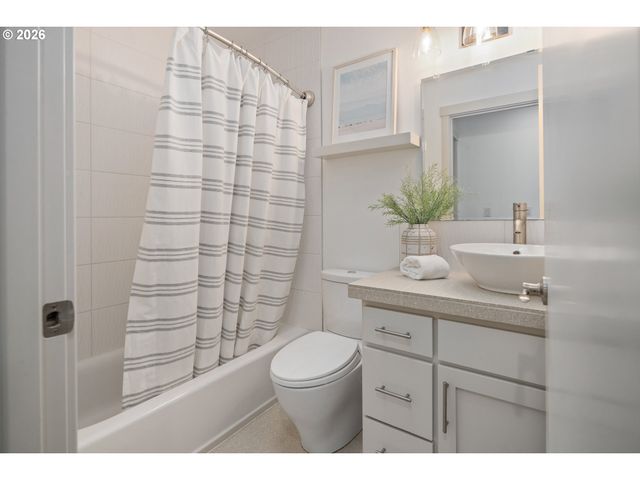 4720 N Commercial Ave, Portland, OR 97217