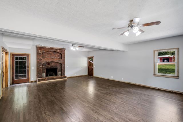 5940 Hassells Creek Ln, Lyles, TN 37098