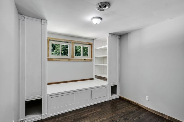 5940 Hassells Creek Ln, Lyles, TN 37098