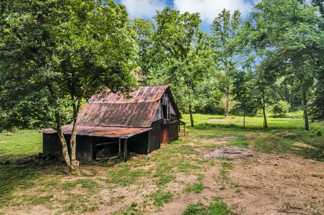 5940 Hassells Creek Ln, Lyles, TN 37098