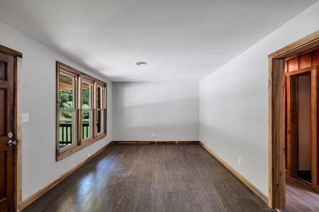 5940 Hassells Creek Ln, Lyles, TN 37098