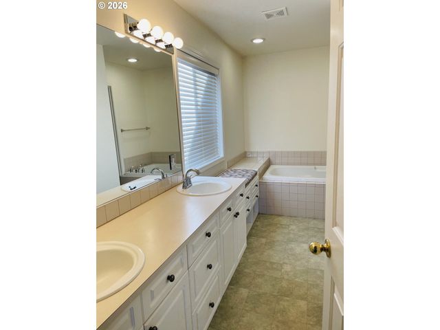 1843 Nw 29TH Cir, Camas, WA 98607