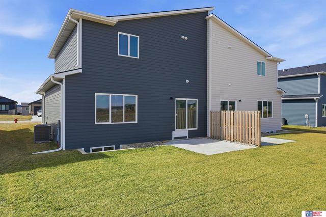 300 N 105th Street, Lincoln, NE 68527