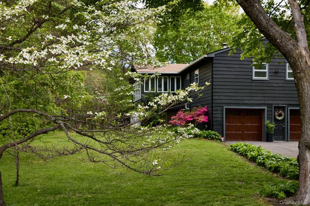 3 Tiiu Drive, New Paltz, NY 12561