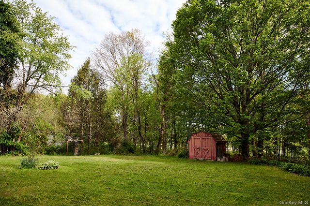3 Tiiu Drive, New Paltz, NY 12561