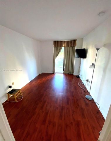 3731 N Country Club Dr 229, Aventura, FL 33180