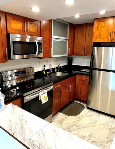 3731 N Country Club Dr 229, Aventura, FL 33180