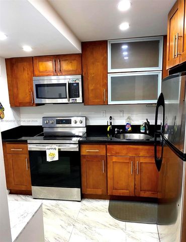 3731 N Country Club Dr 229, Aventura, FL 33180