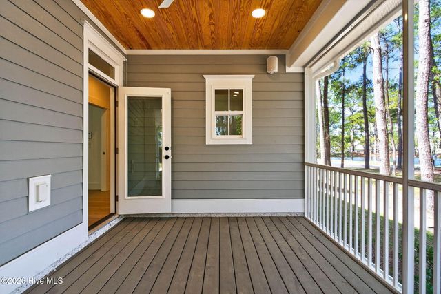 9179 Devaun Park Boulevard, Calabash, NC 28467