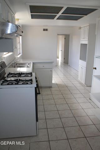 3518 GLASGOW Road, El Paso, TX 79925