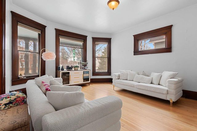 510 S VAN BUREN STREET, Green Bay, WI 54301