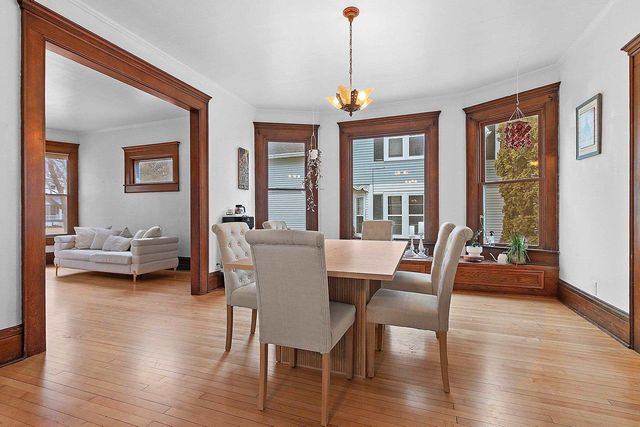 510 S VAN BUREN STREET, Green Bay, WI 54301