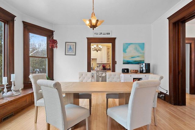 510 S VAN BUREN STREET, Green Bay, WI 54301