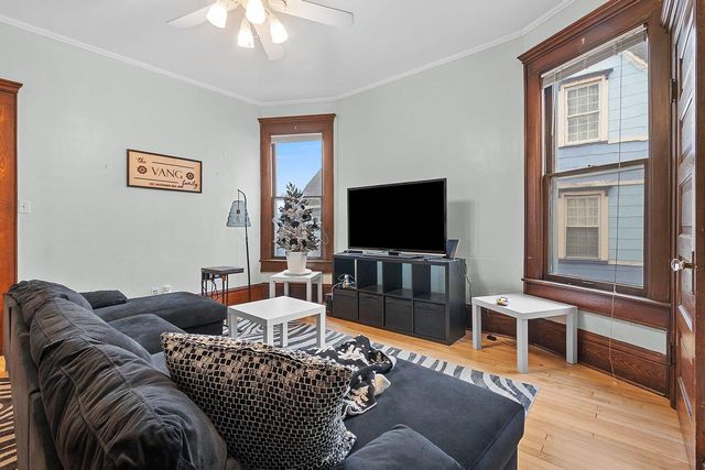 510 S VAN BUREN STREET, Green Bay, WI 54301