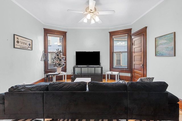 510 S VAN BUREN STREET, Green Bay, WI 54301