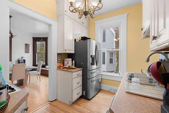 510 S VAN BUREN STREET, Green Bay, WI 54301