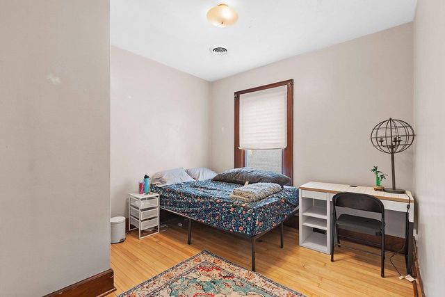 510 S VAN BUREN STREET, Green Bay, WI 54301