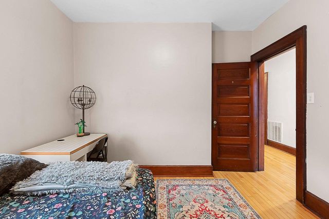 510 S VAN BUREN STREET, Green Bay, WI 54301