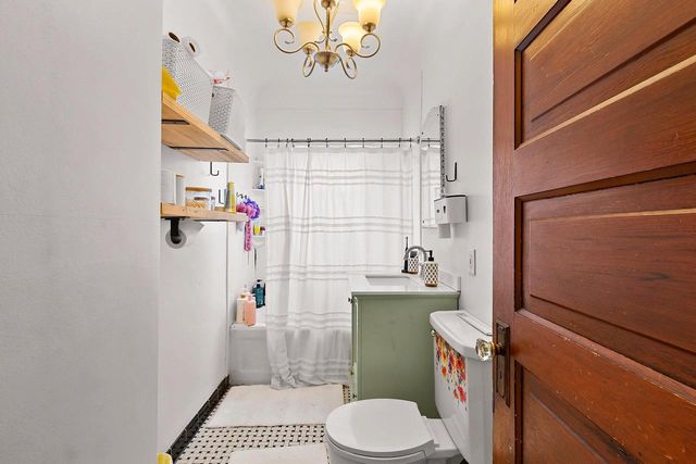 510 S VAN BUREN STREET, Green Bay, WI 54301